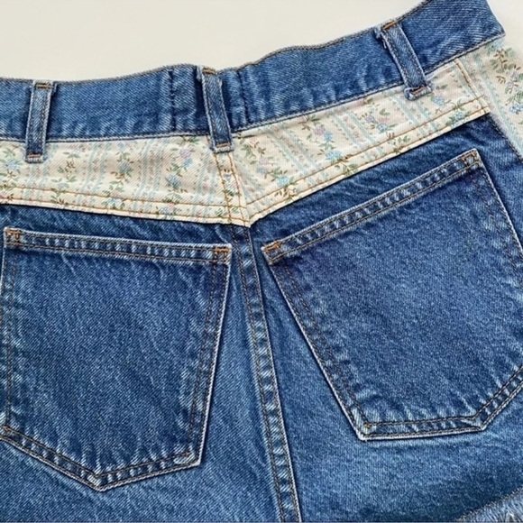 Vintage 90’s Fringe Cut Off Floral Dark Wash High Rise Shorts 7/8 Western - Picture 6 of 9
